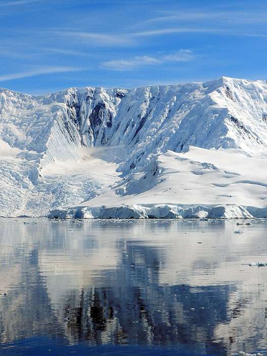 AQ1113LN2031_antarctic-peninsula-fournier-bay.jpg [© Last Frontiers Ltd]