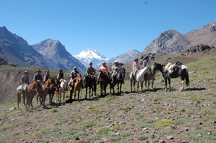 AR09HT_mendoza-ride-Cruce-Andes-056.jpg [© Last Frontiers Ltd]