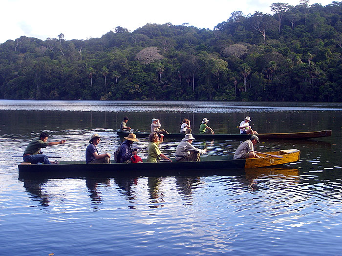 BO08CH38_chalalan-laguna-canoe-trip.jpg [© Last Frontiers Ltd]