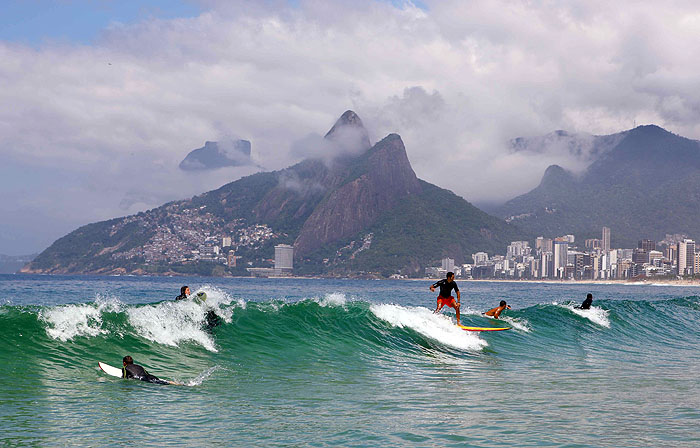 BR09BB_ipanema-residence-Surf-point-in-front-of-the-building.jpg [© Last Frontiers Ltd]