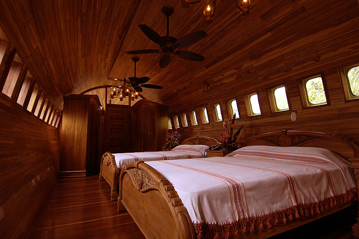 CR11CV02_costa-verde-vicente-costello-master-bedroom.jpg [© Last Frontiers Ltd]