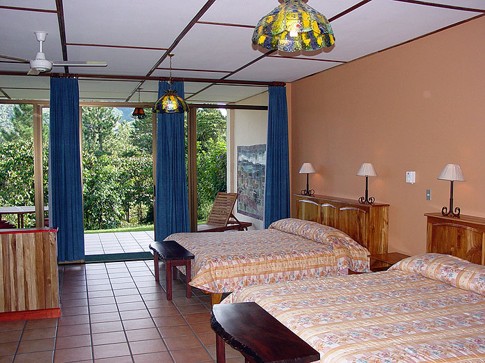 CR13AO_arenal-observatory-lodge-smithsonian-room.jpg [© Last Frontiers Ltd]