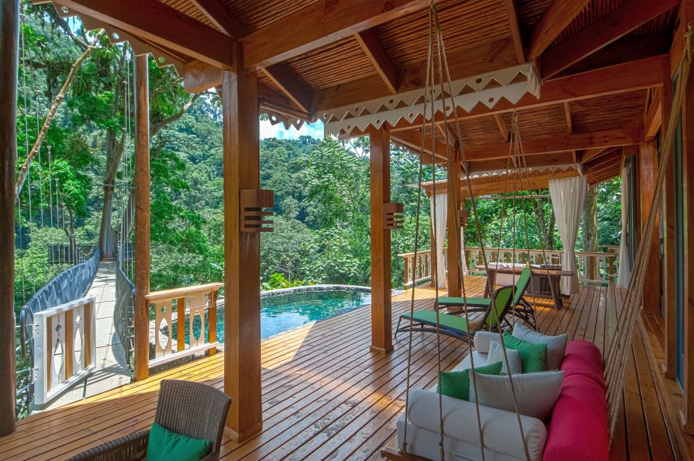 CR1909BO008_pacuare-lodge-canopy-suite.jpg [© Last Frontiers Ltd]