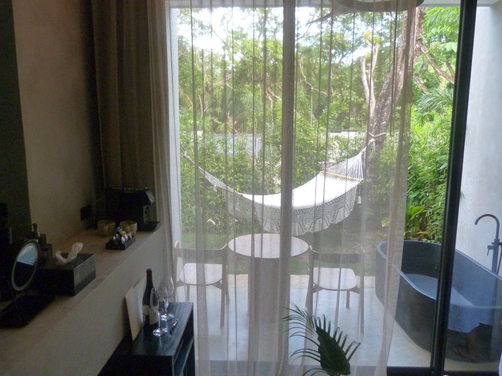 CR2605HN404_nosara-esh-one-bedroom-villa-with-exterior-bath.jpg [&copy; Last Frontiers Ltd]