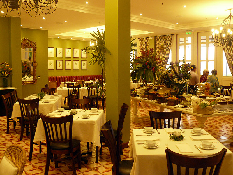 EC0917NL0538_guayaquil-hotel-del-parque-restaurant.jpg [© Last Frontiers Ltd]
