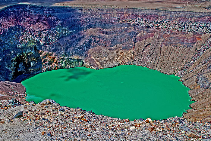 SV0211SP04_santa-ana-crater-lake.jpg [© Last Frontiers Ltd]
