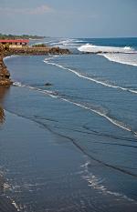 Image: Las Flores beach - San Salvador and the East