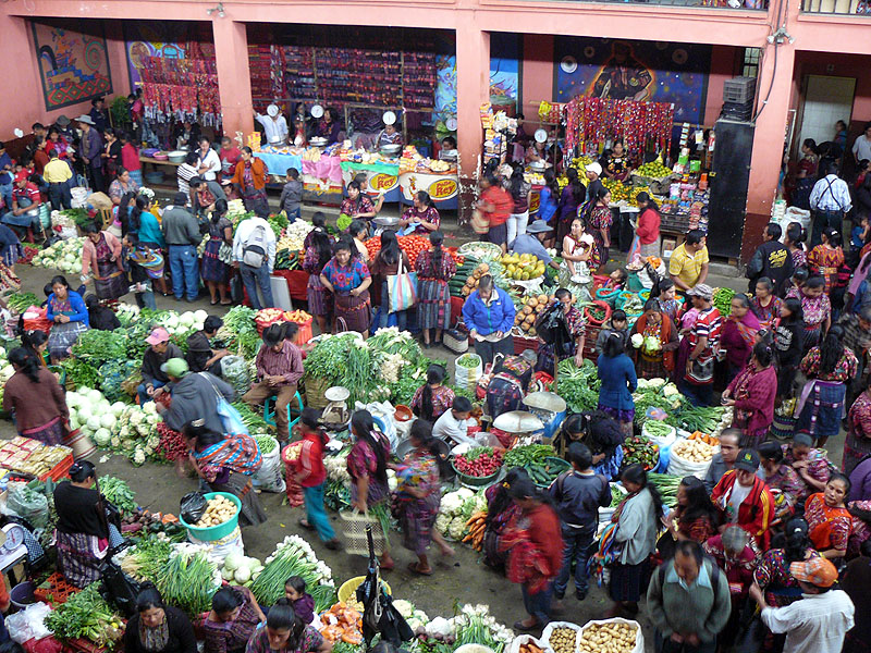 GU1014FD206_market-chichicastenango.jpg [© Last Frontiers Ltd]