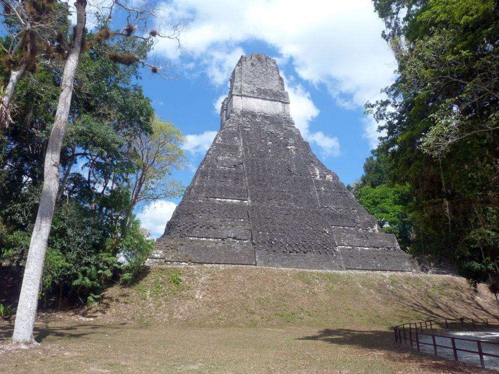 GU2404ER390_peten-tikal.jpg [© Last Frontiers Ltd]