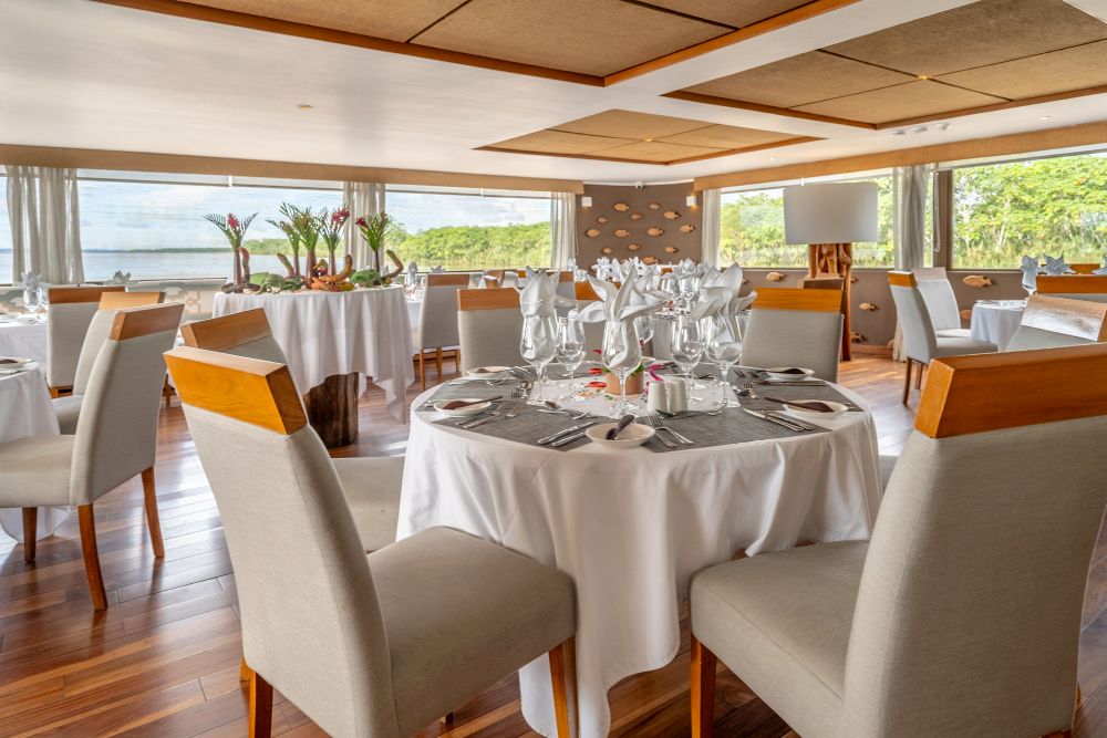 PE1801DE020_delfin-3-restaurant.jpg [© Last Frontiers Ltd]