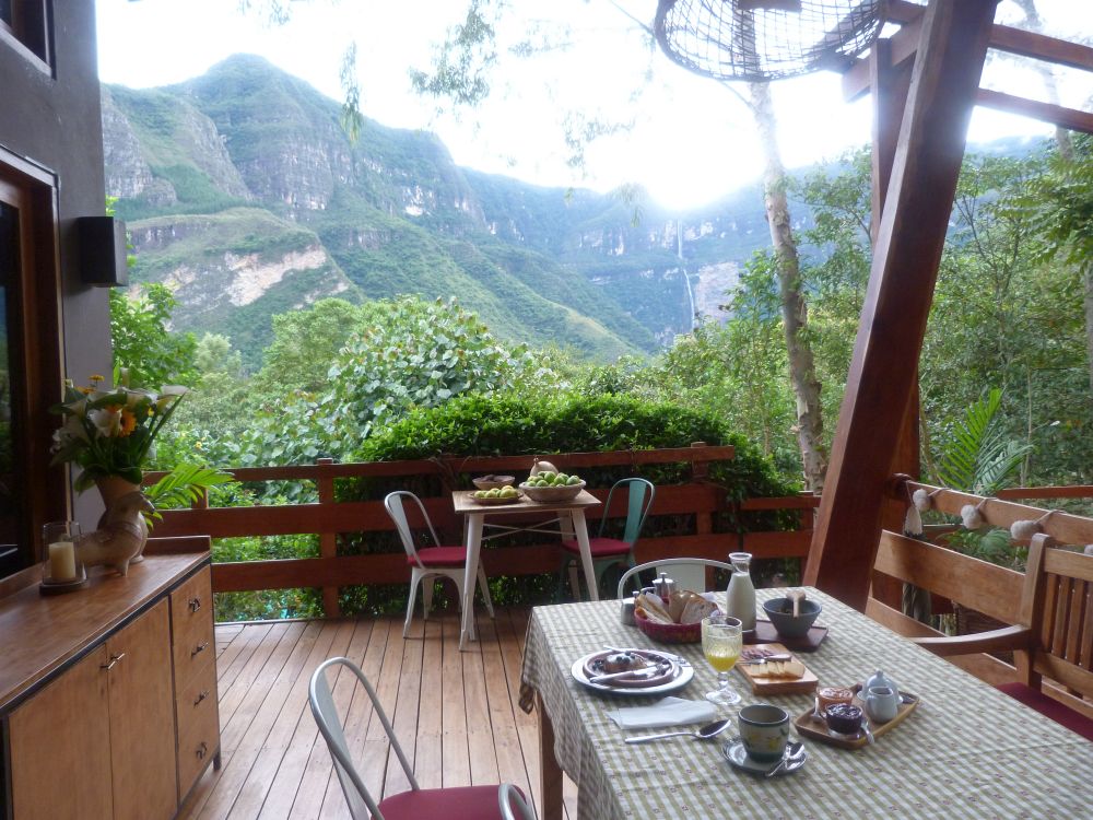 PE2506PC179_cocachimba-gocta-natura-outdoor-dining-falls-view.jpg [© Last Frontiers Ltd]